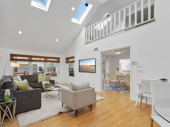 15 Harvey Dr, Millburn Twp., NJ 07078