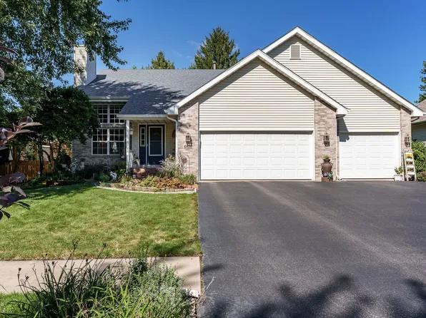 6836 Chandelier Dr, Loves Park, IL 61111