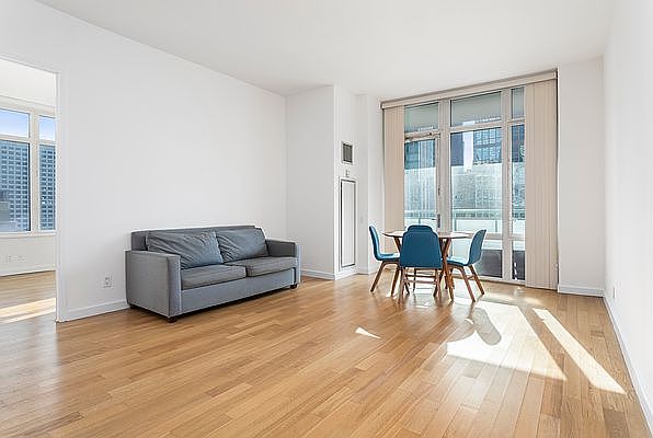 1st image of 325 5th Ave APT 26E