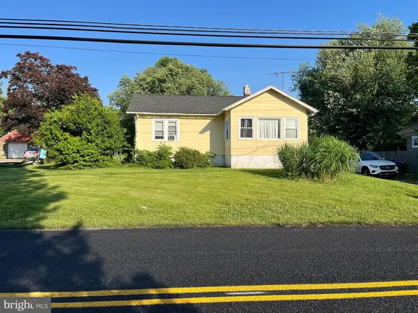 1837 Larkin Rd, Marcus Hook, PA 19061