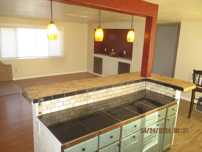 250 N Umpqua St — Photo 12