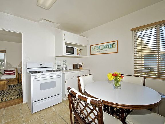 3rd image of 2858 Bayside Walk # Second Floor