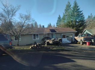 17805 Davis Dr, Sandy, OR 97055