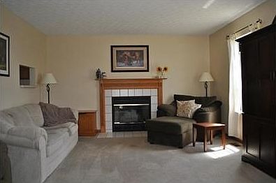 3rd image of 1062 E Margate Cir