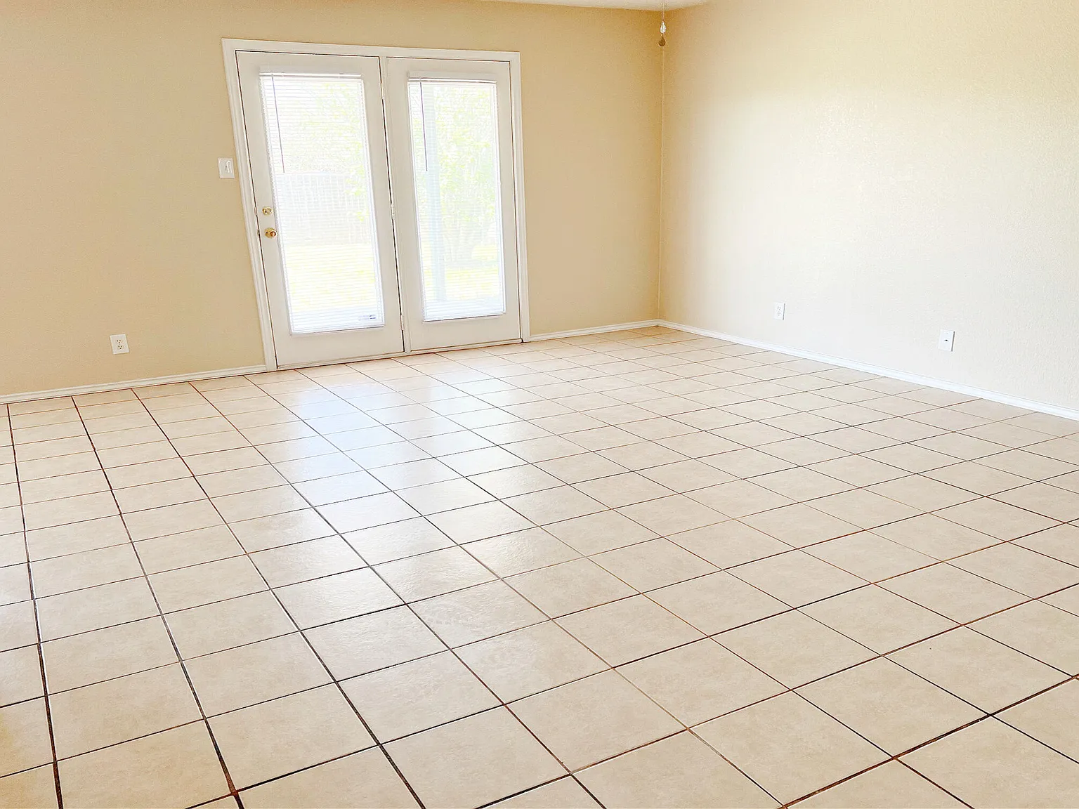 4 bed, 2.0 bath, 1505 sqft, $1,450 — Photo 2