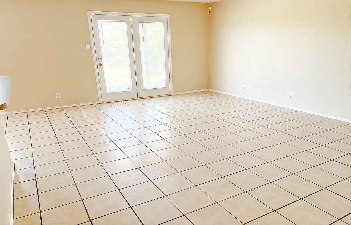Living area - 4203 Lonesome Dove Dr