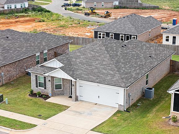 3rd image of 1436 Monterey Dr
