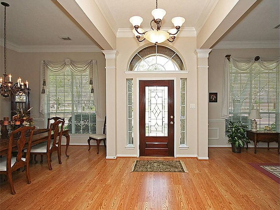 2nd image of 1902 Hollys Way