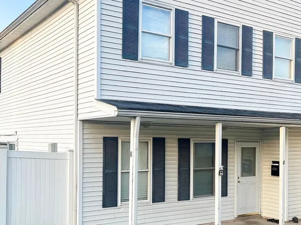 8 Reliance Ct, Telford, PA 18969