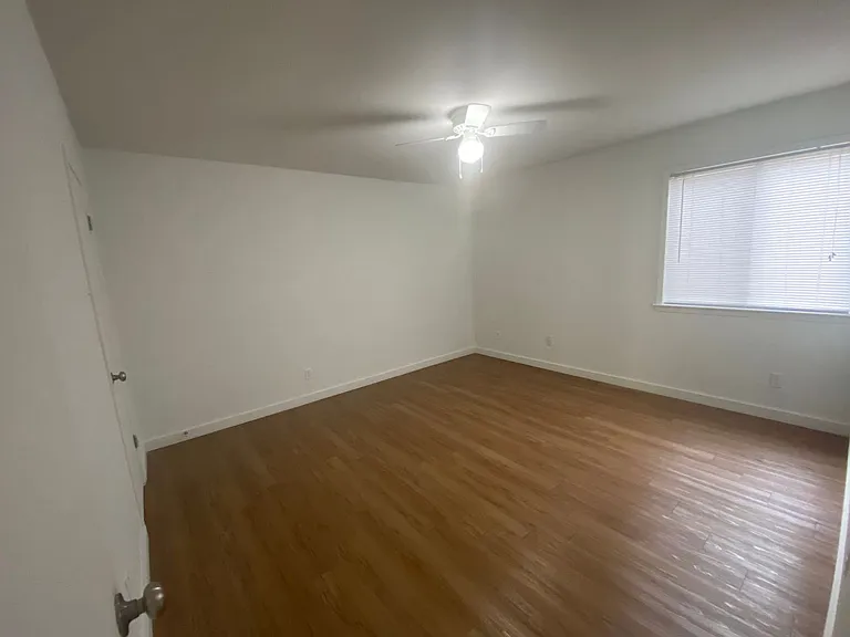 24 Flats Apartments — Photo 42