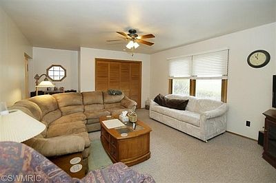 4th image of 15890 N Dr E