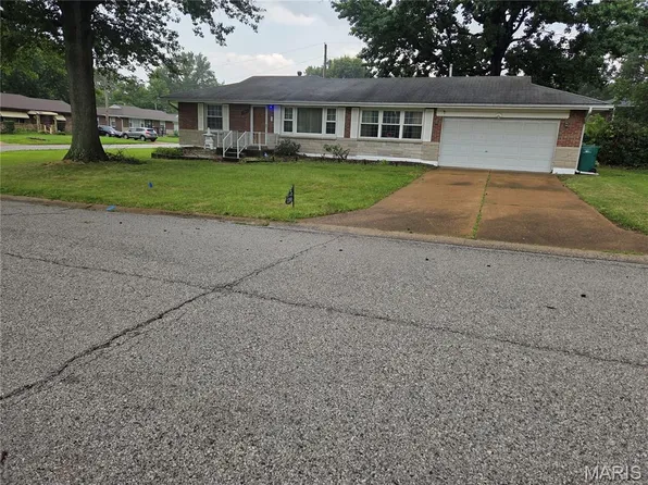1200 Ensley Dr, Saint Louis, MO 63137