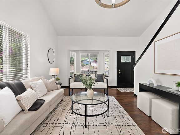 5th image of 8110 Marilyn Court SW