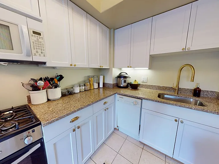 3446 Connecticut Ave NW #204 — Photo 6