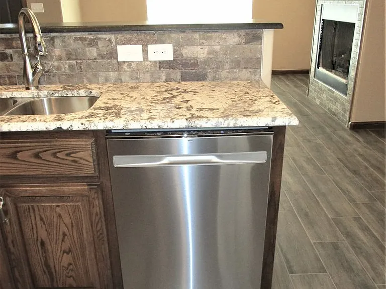 2107 Valley View Rd — Photo 14