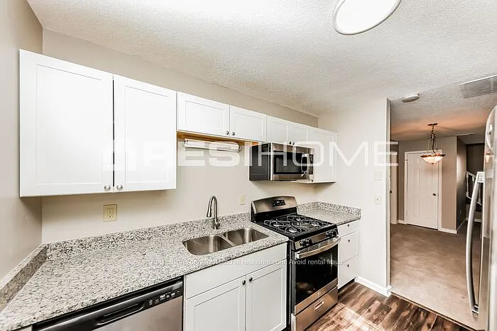 2406 Iron Horse Dr — Photo 4
