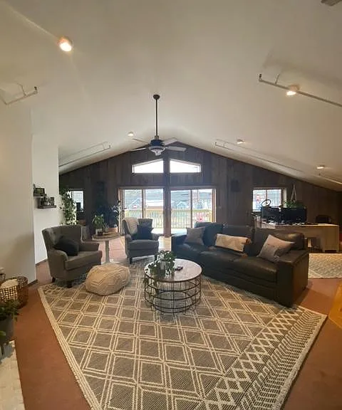 1127 Union Ave #2 — Photo 6