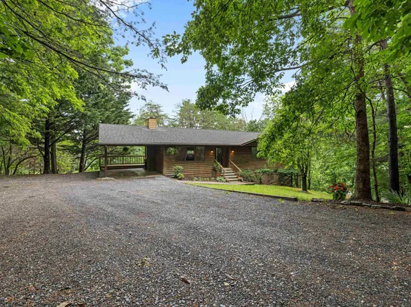 409 Thomas St, Staunton, VA 24401