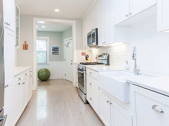 3rd image of 2511 W Leland Ave #3E