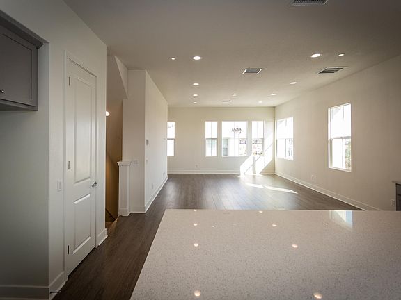 4th image of 15900 Ellington Way