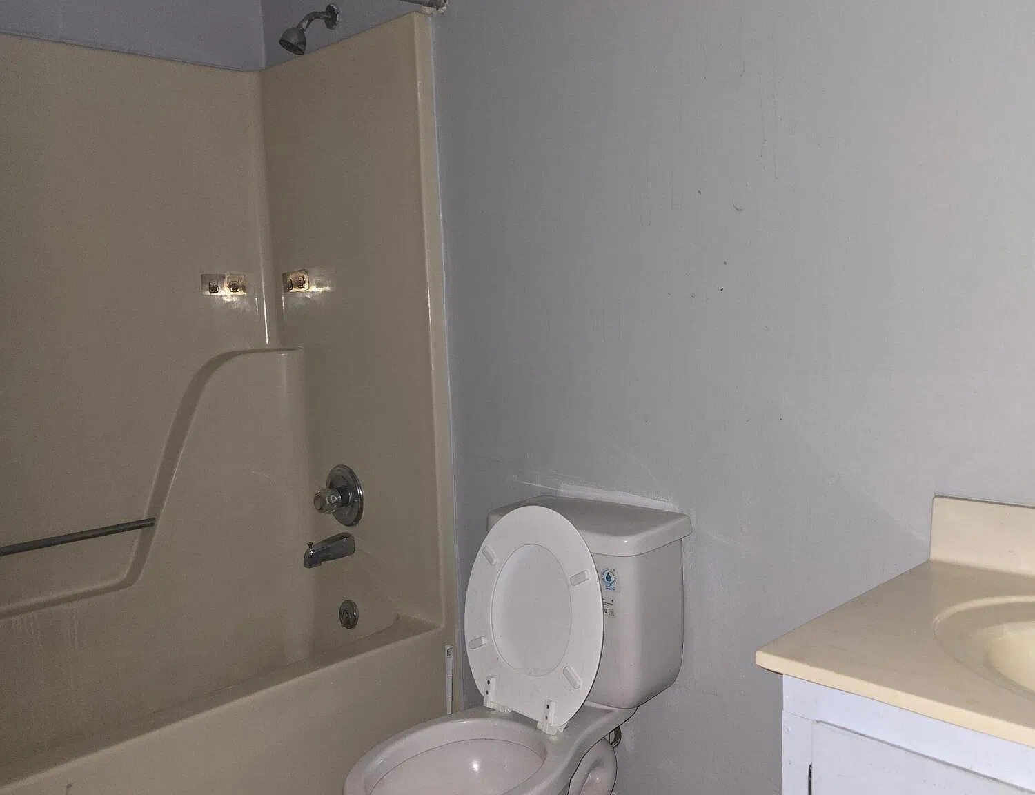 3 bed, 2.0 bath, $1,375 — Photo 4