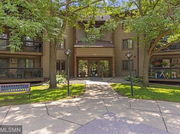 7501 101st St W #320, Bloomington, MN 55438