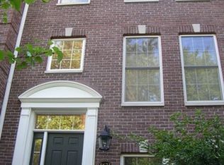8673 Meridian Square Dr, Indianapolis, IN 46240