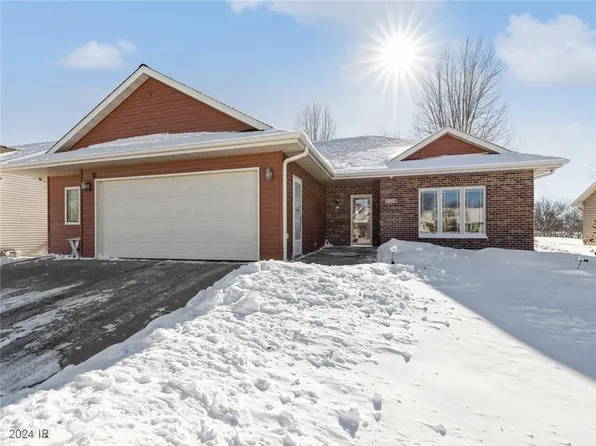 1714 McKay Dr, Knoxville, IA 50138