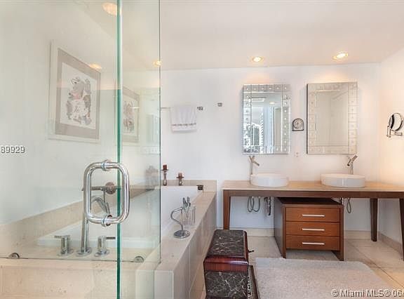 4th image of 495 Brickell Ave APT 2911