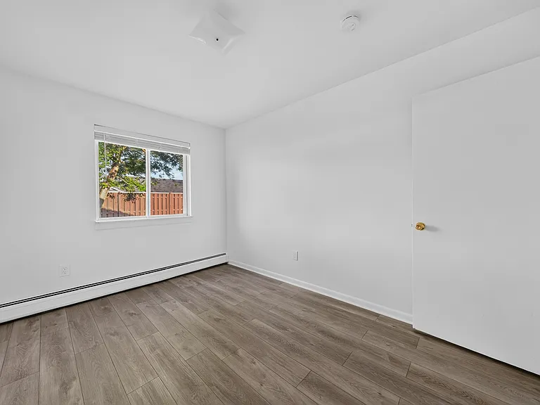 151 E McHattie St #10 — Photo 13