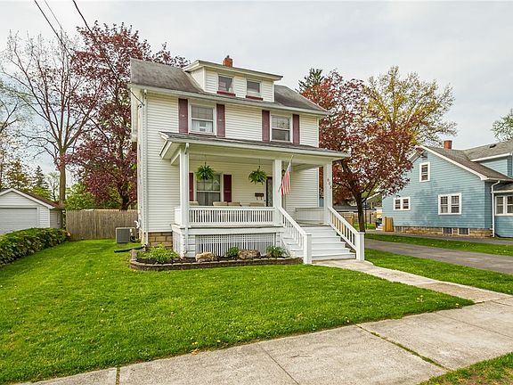 2nd image of 608 Davis Dr