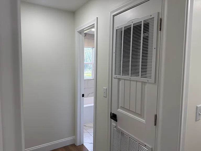2503 E Graham Ave — Photo 21