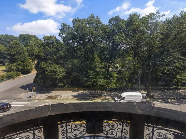 247 Central Park West image 12 of 29