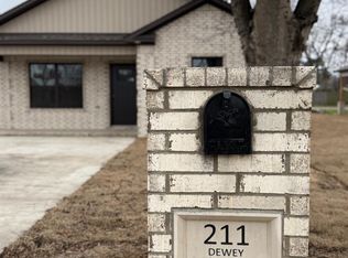 211 W Dewey Ave, Manila, AR 72442