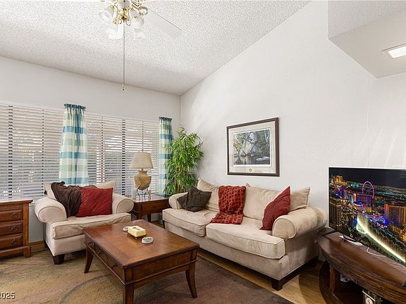 2nd image of 5709 Colwood Ln