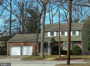 8 Timber Hills Ct, Turnersville, NJ 08012