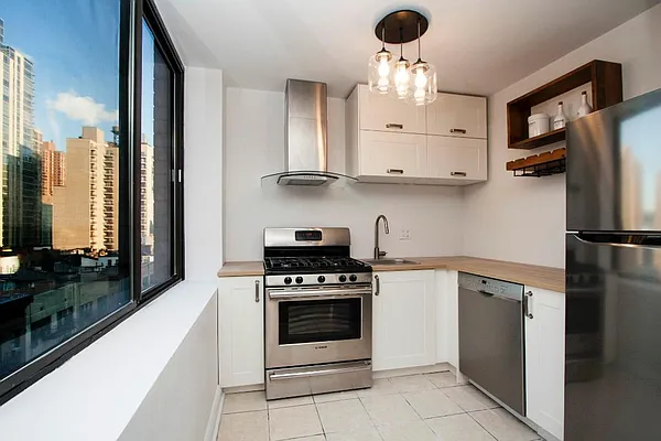 Sold by Evans Real Estate | media 10