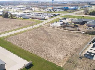 N 13th St, Manchester, IA 52057