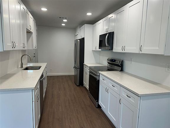 3rd image of 109 FLORIDA PARK DRIVE