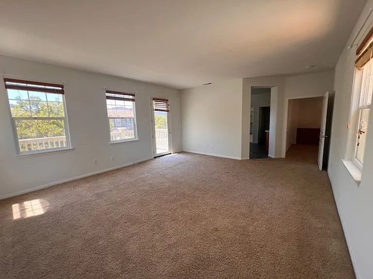 477 Hawk Canyon Ct — Photo 15