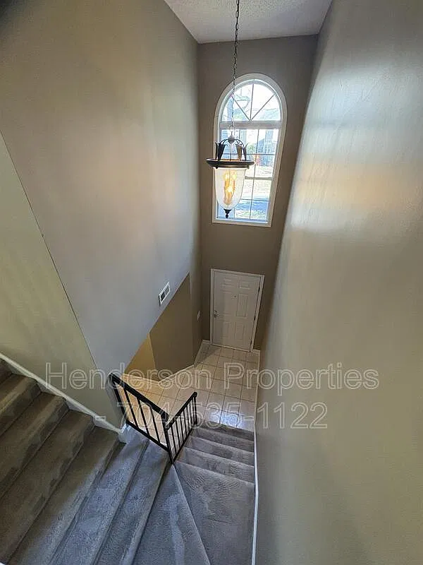 2 bed, 2.5 bath, 1723 sqft, $1,899 — Photo 4
