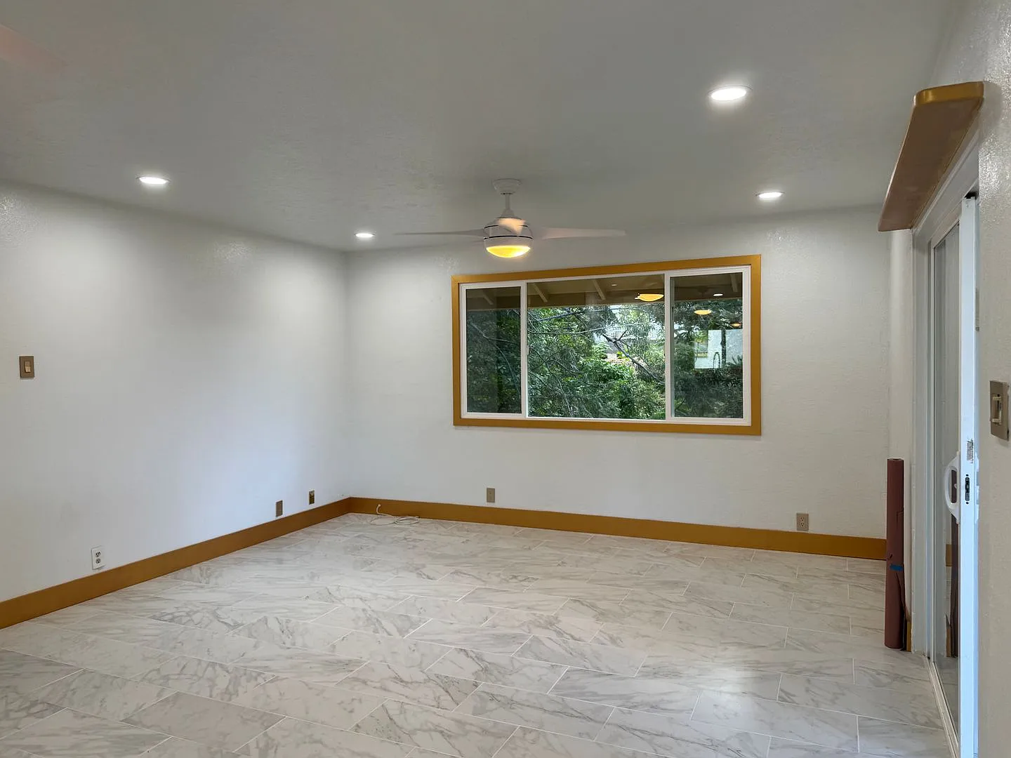 Newly Renovated 2 Bedroom / 1 Bathroom Cottage for Rent in Makawao! — Photo 2