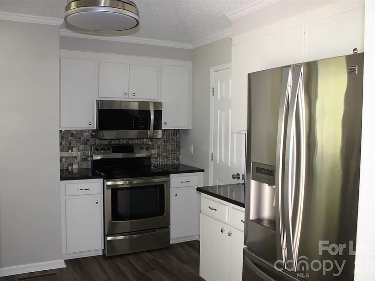 2212 Crosswinds Ct — Photo 5