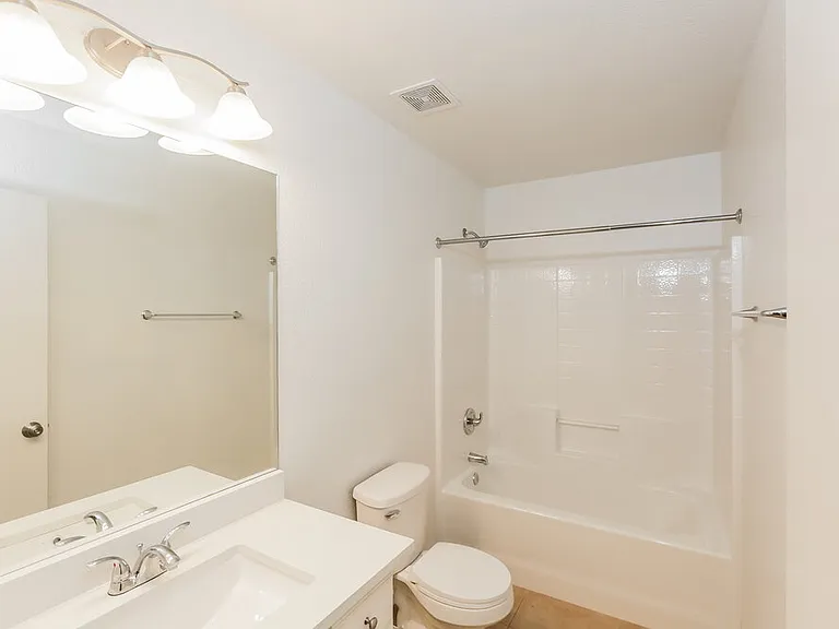 2650 S 84th Dr — Photo 15