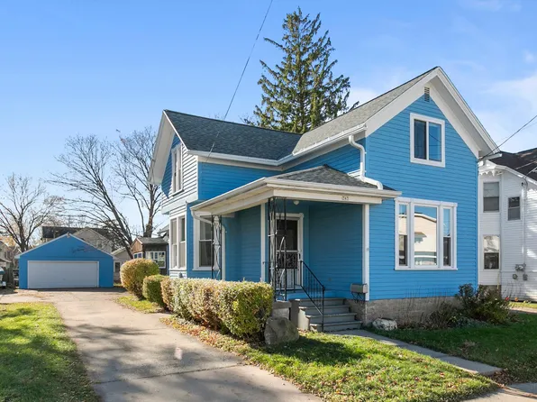 343 W South Park Ave, Oshkosh, WI 54902