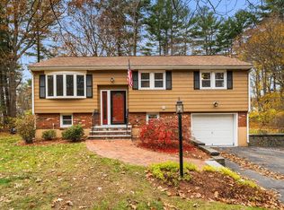 15 Governor Peabody Rd, Billerica, MA 01821