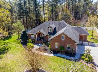 99 Pine Tree Rd, Hopewell, VA 23860