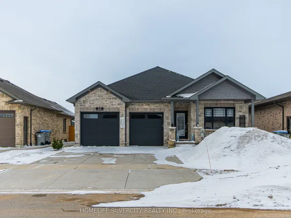 24 Winchester Cres, North Perth, ON N4W 0J8