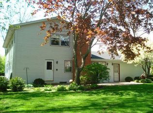 6410 N Sunset Ln, Glendale, WI 53217