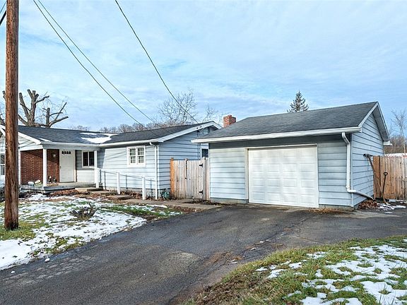 2nd image of 1205 Main St